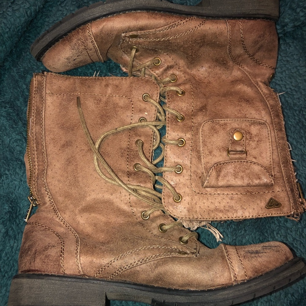 Comfortable brown combat boots
